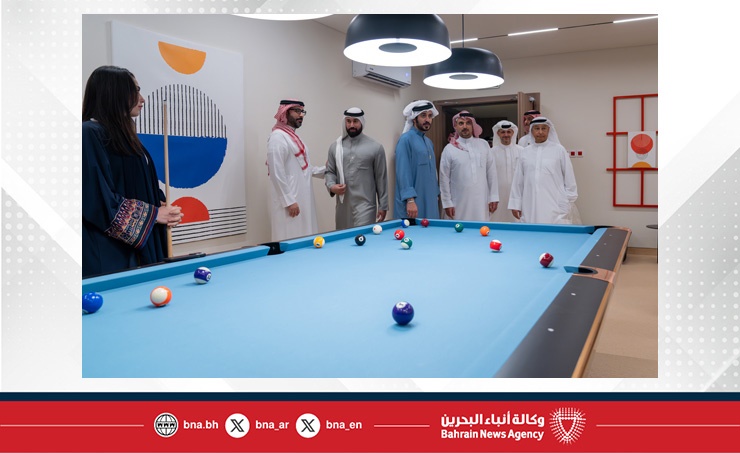 خالد بن حمد يفتتح مركز التميز الدولي للرياضات المائية خالد بن حمد يفتتح مركز التميز الدولي للرياضات المائية